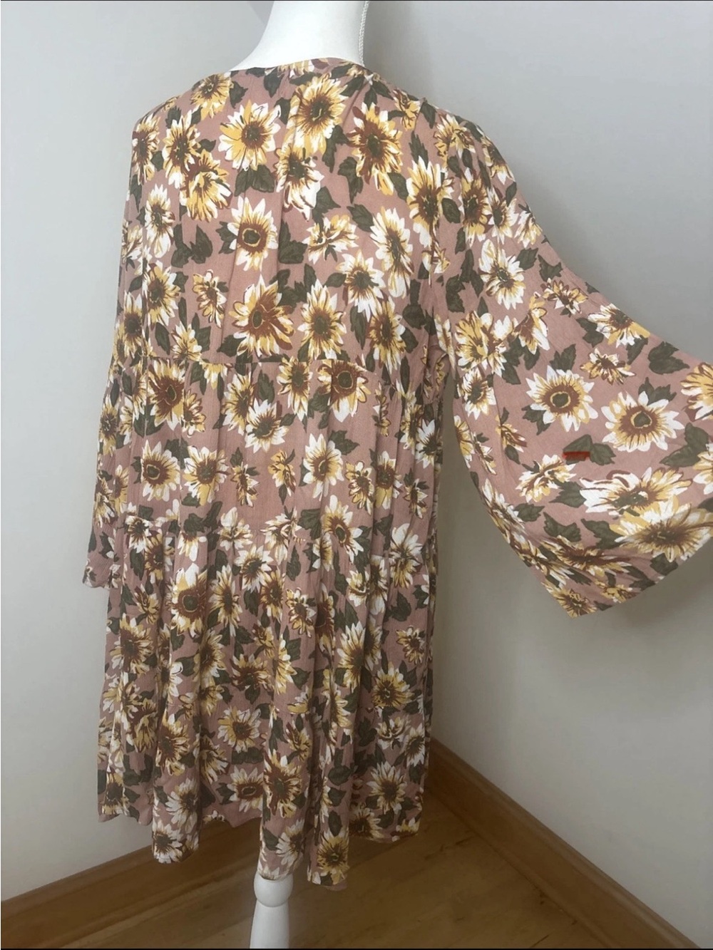NATURAL LIFE Mauve Floral Sunflower Bell-Sleeve Maxi Dress - Picture 2 of 4